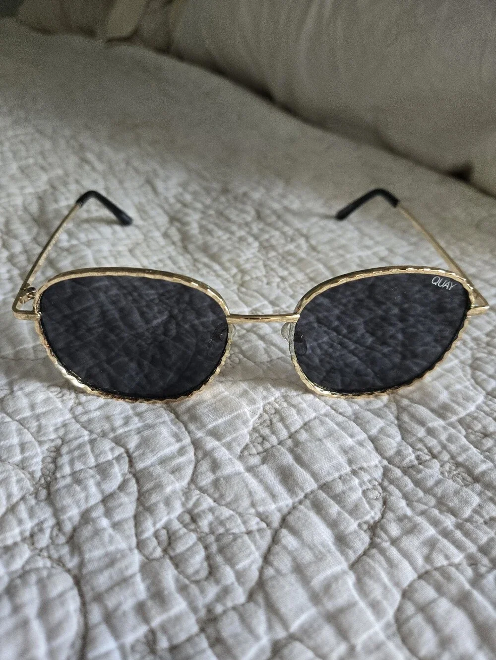 Quay Jezabell Twist Sunglasses